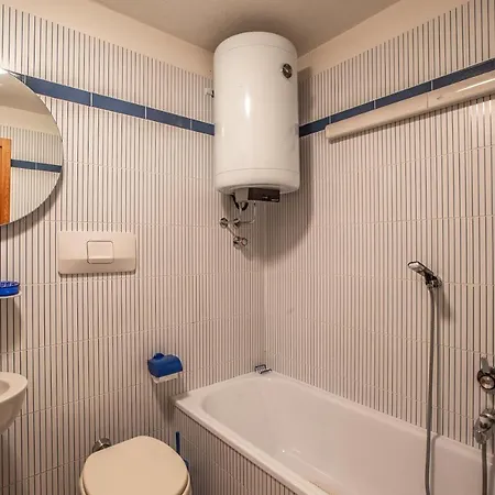 Joivy Family Apartment, Near Lifts, In