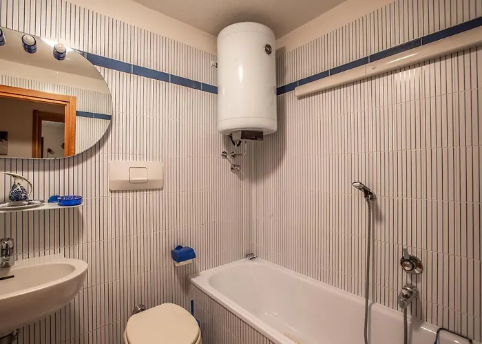 Joivy Family Apartment, Near Lifts, In